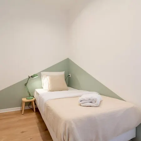 Апартаменты Superb Bright Apartment, 2 Bedrooms, 5 People Лилль
