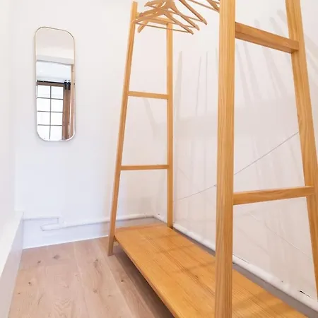 Апартаменты Superb Bright Apartment, 2 Bedrooms, 5 People Лилль