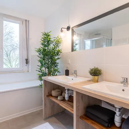 Superb Bright Apartment, 2 Bedrooms, 5 People *