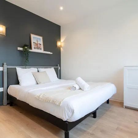 Superb Bright Apartment, 2 Bedrooms, 5 People Апартаменты *